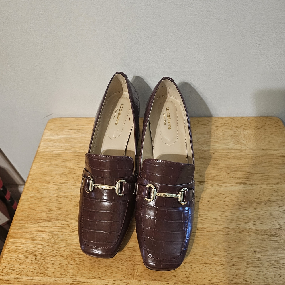 Brand New Elegant Croc-Embossed Loafers with Buckle
